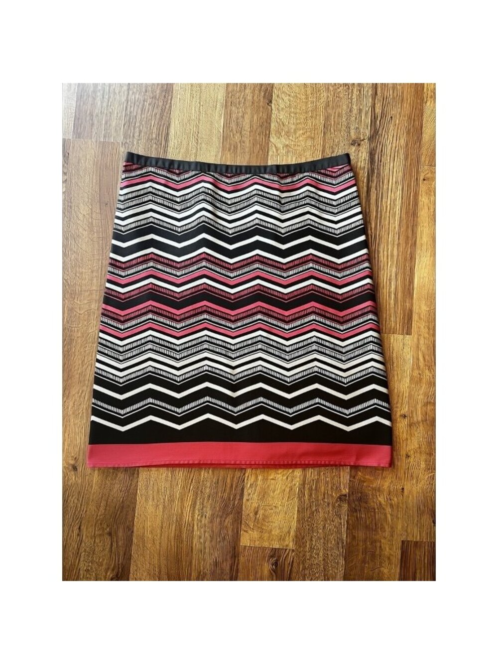 Ann Taylor Loft Chevron Stripe Skirt Size 12 Black White Pink Made In India